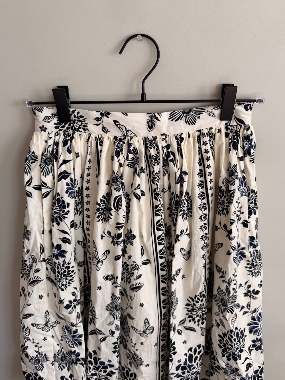 AVEC LES FILLES Botanical Print Smock Waist Midi Skirt - Picture 4 of 8